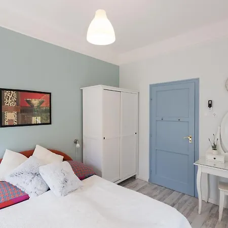 Апартаменты House