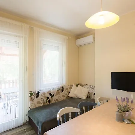 House Apartment *
