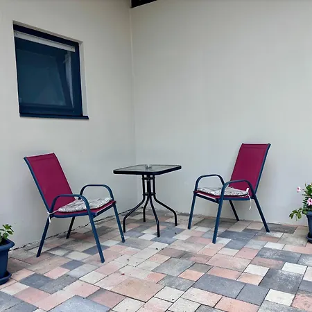 House שיופוק