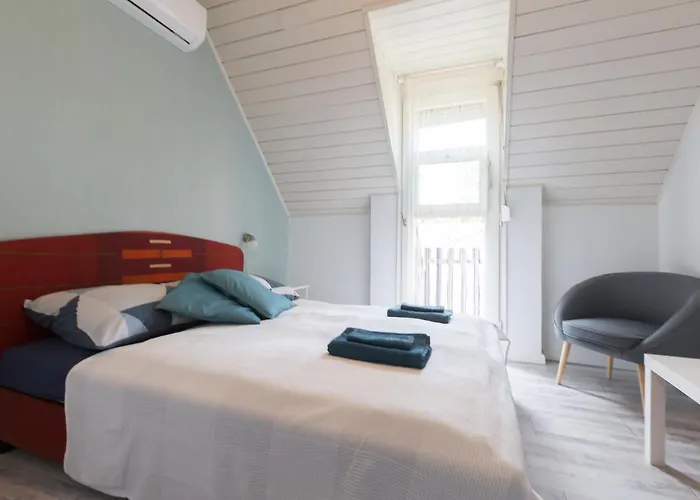 Apartament House *